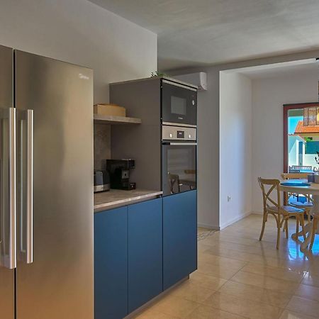 Apartment Zala With Private Pool Ližnjan Eksteriør bilde